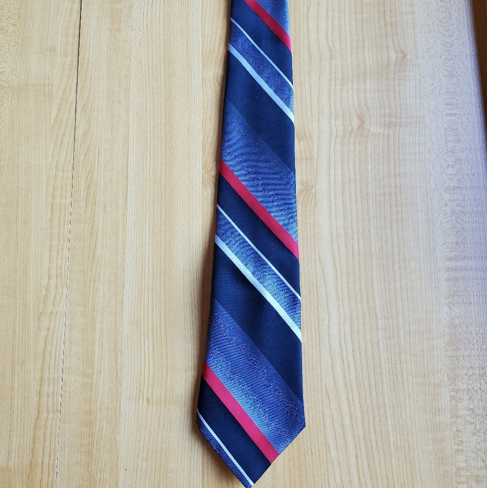 Town craft tie